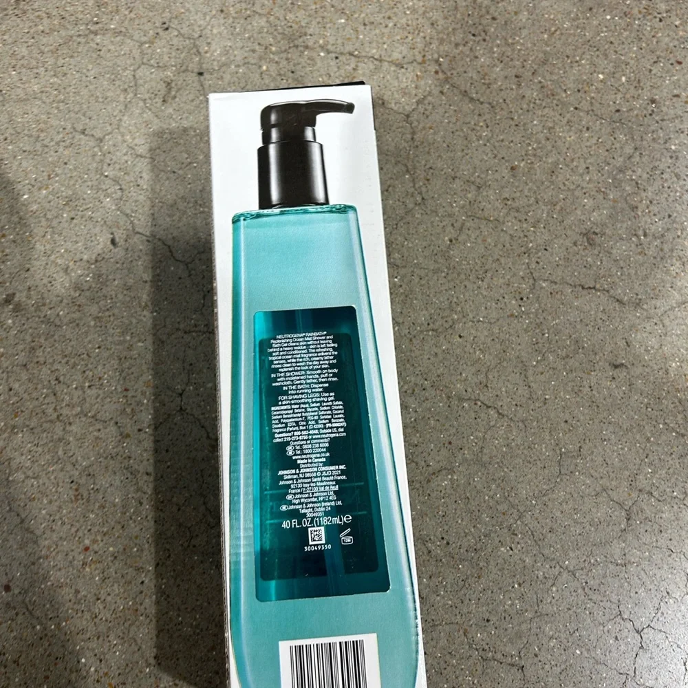 New 40 fl oz Neutrogena Rain Bath Shower & Bath Gel Ocean Mist